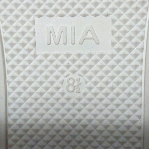 MIA ๐ฃJessy Odelia Platform Sandals in Mustard Brus footwear - Picture 8 of 13